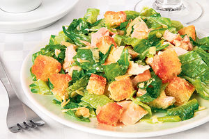 SLIČNA KAO CEZAR! Lagana i ukusna salata sa piletinom: Recept za savršen obrok!