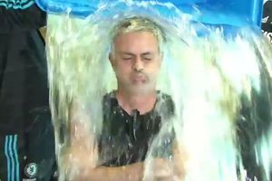 (VIDEO) GOSPODIN POSEBNI: Prihvatio Drogbin izazov i burno reagovao na ledenu vodu