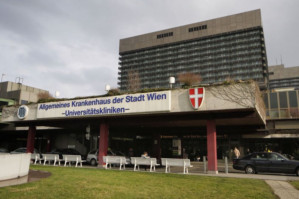 KOLAPS U NAJVEĆOJ BOLNICI U AUSTRIJI: Štrajk lekara paralisao bečku AKH kliniku!