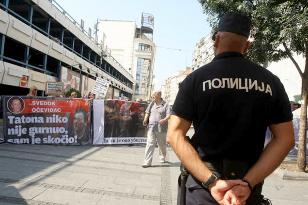 SLUČAJ TATON: Rodbina osuđenih protestovala na Obilićevom vencu