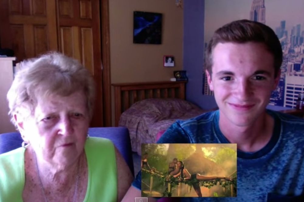 ŠOKIRANA: Pogledajte kako baka reaguje kada vidi guzu Niki Minaž