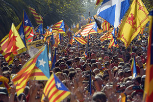 TRESE SE ŠPANIJA: Više od pola miliona Katalonaca na ulici tražilo nezavisnost