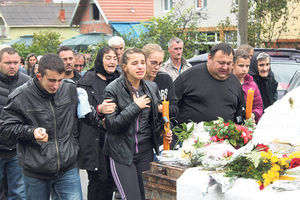 SAHRANJENI OTAC I SIN (5): Ostadosmo samo crne kukavice u pustoj kući!