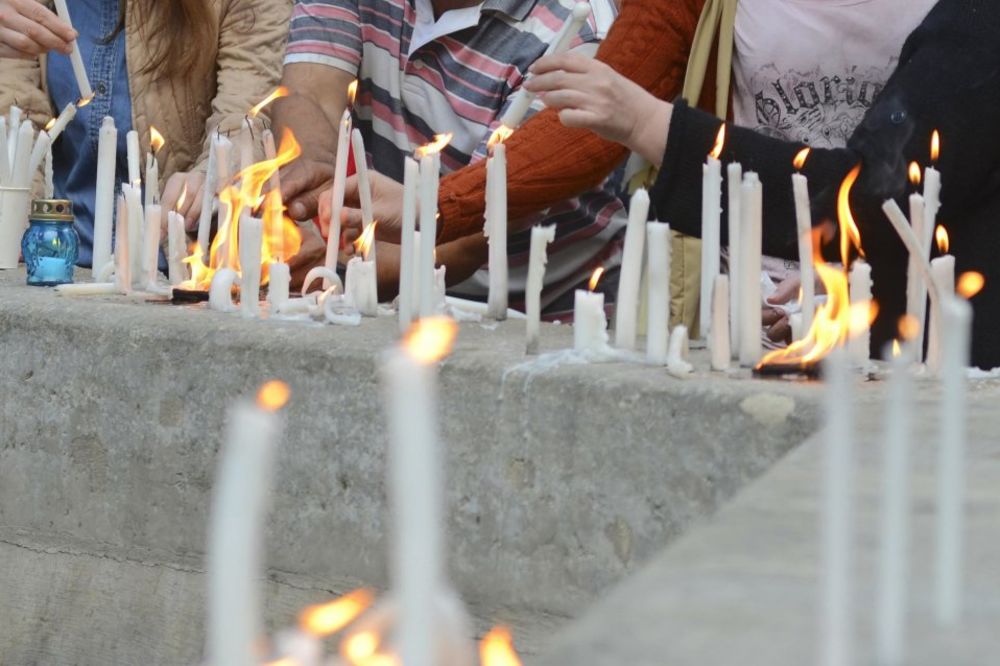 POVAĐENI IM ORGANI: Otkrivene masovne grobnice u Ukrajini!