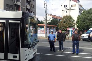 BANOVO BRDO: Sudar dva autobusa, povređena putnica