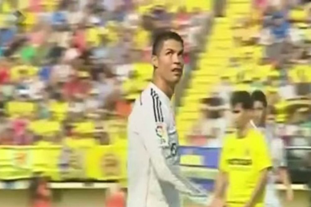 (VIDEO) ISKULIRAO AVION: Ronaldo ne daje ni pet para na apel navijača Junajteda
