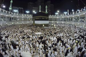 POČEO HADŽILUK: Dva miliona muslimana okupilo se kod Meke