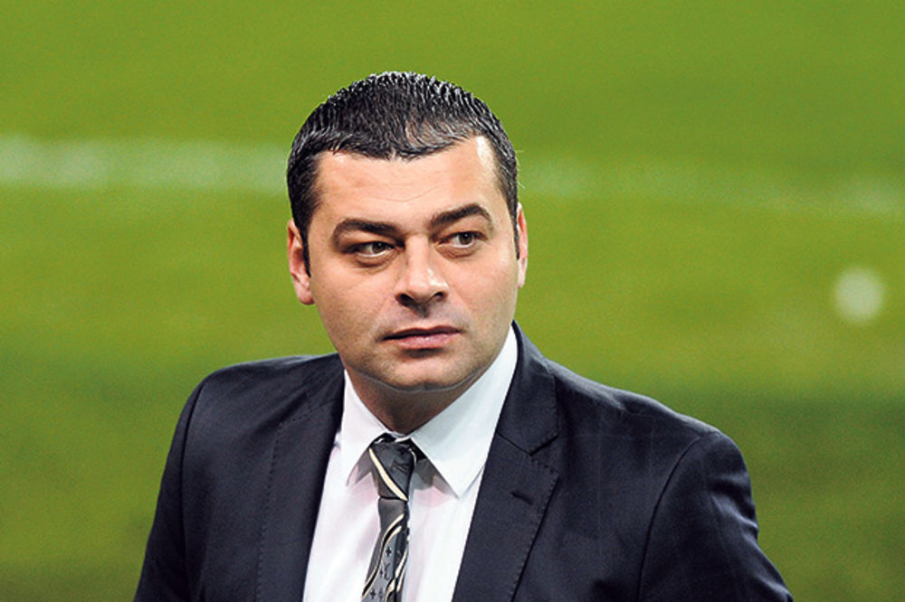 LAKOVIĆ: UEFA je insistirala da se utakmica nastavi, Albanci nisu hteli na teren!