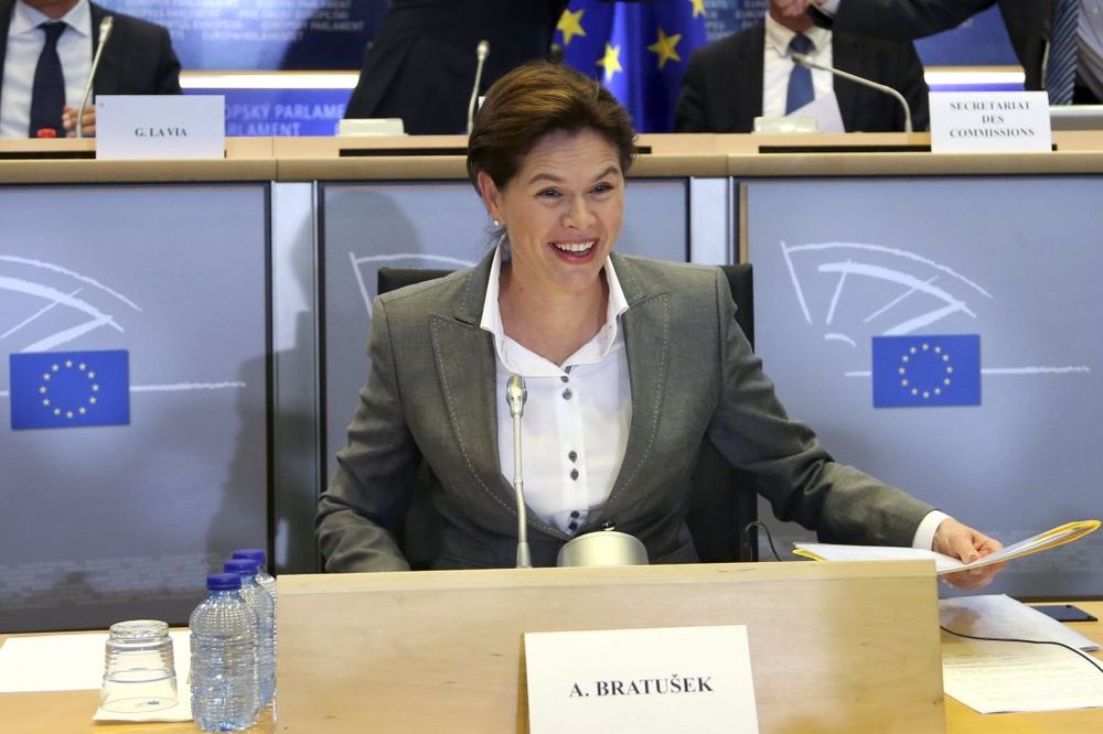 BRATUŠEK OTPADA? Evroposlanici šokirani lošim nastupom bivše slovenačke premijerke