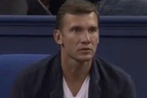 (FOTO) VELIKI PRIJATELJI: Ševčenko bodrio Novaka do četvrtfinala Šangaja
