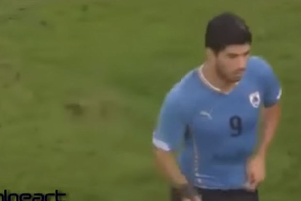 (VIDEO) PRITERALO GA: Suarez otišao u toalet usred utakmice