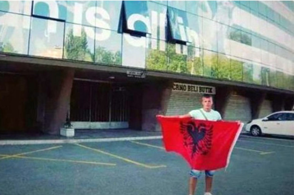 ŽELE INCIDENTE: Albanci sa obeležjima UČK pokušali da uđu na stadion Partizana