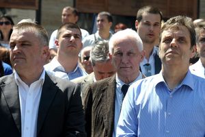 KOŠTUNICA POVUKAO NOGU: DSS napustio i Milovan Milošević