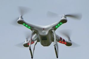 PANIKA NA HITROU: Dron za dlaku promašio avion koji je sletao!
