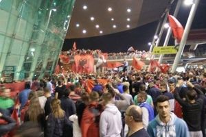 (VIDEO) SLAVE IH KAO HEROJE: Pogledajte doček za albanske fudbalere u Tirani!