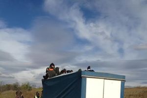 (FOTO) ILEGALCI: Pronađeno 80 Sirijaca u kamionu kod Niša!