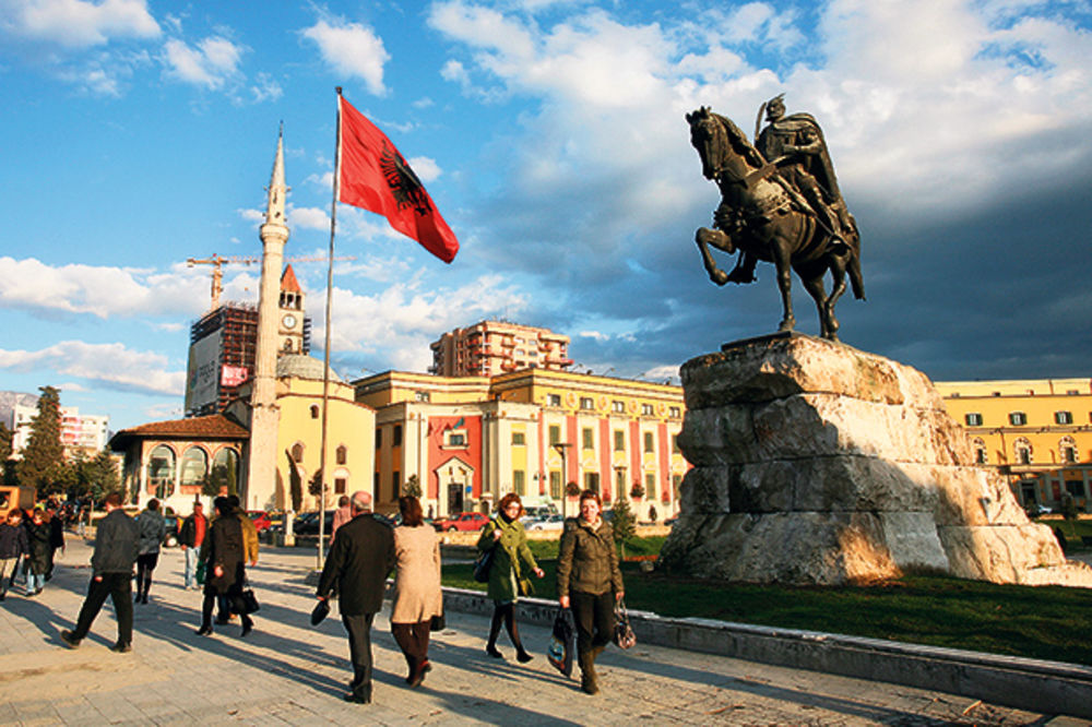 RUSKI ANALITIČAR UPOZORAVA: Umesto Velike Albanije, može biti - nema Albanije