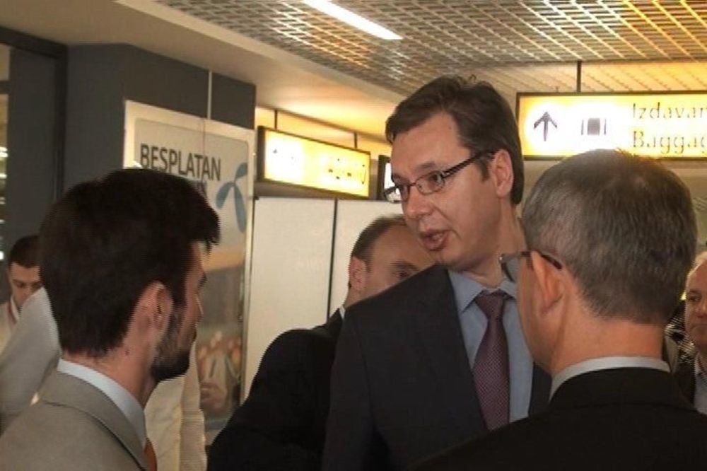 REKORD BG AERODROMA: Vučić dočekuje četirimilionitog putnika!