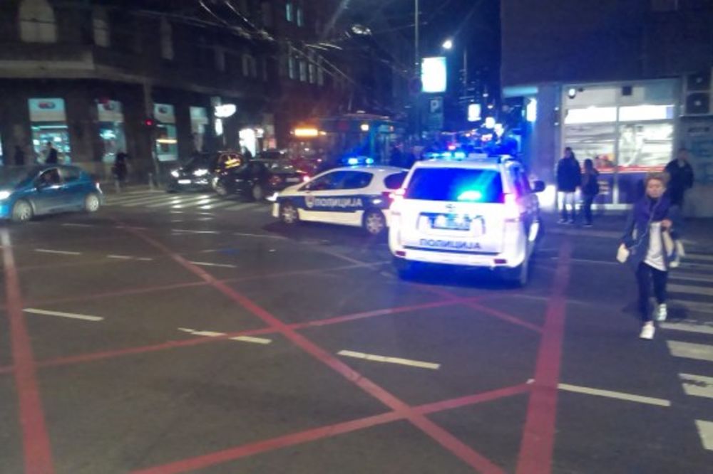 BLOKIRAN CENTAR BEOGRADA: Policija presrela crni BMW bujanovačkih registracija!