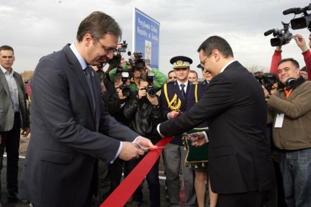 SVEČANO NA GRANICI: Premijeri Vučić i Ponta otvorili prelaz Nakovo-Lunga
