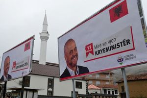 INCIDENT U PREŠEVU: Tinejdžer mastilom gađao Ramin bilbord!