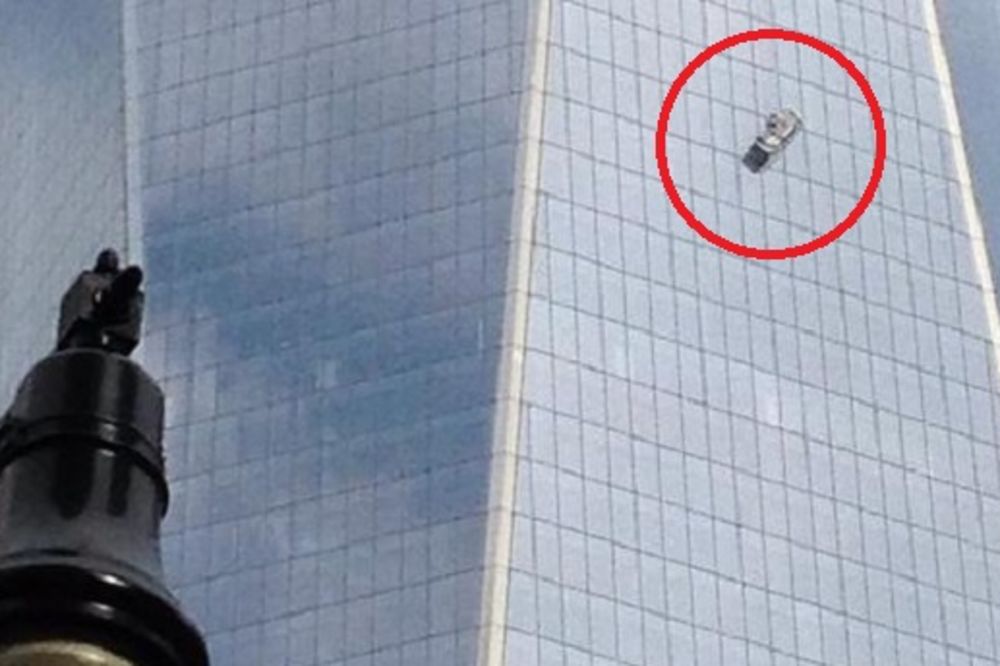 (VIDEO) NJUJORK NA NOGAMA Spasena 2 perača prozora koji su visili sa 50. sprata!