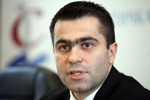 OSTAJE LIDER: Dačić lično bira potpredsednike SPS