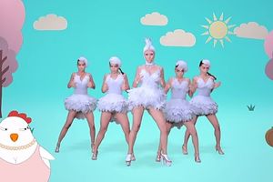 ZARAZNO POPUT GANGNAM STAJLA: Kineska Ledi Gaga u svojoj hit pesmi kokodače!