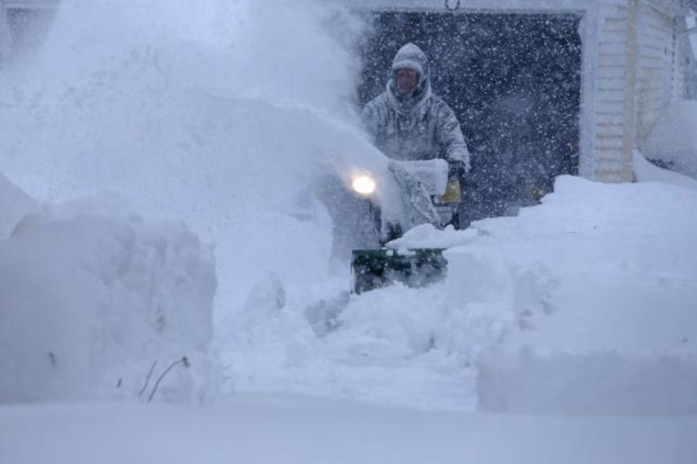 TEORETIČARI ZAVERE JEDVA DOČEKALI SNEG: HAARP je kriv za mećavu u SAD i tornado u Japanu!