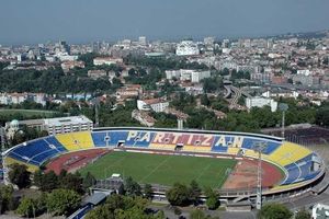 SPREČENO SAMOUBISTVO: Radnik FK Partizan pokušao da se obesi na stadionu!