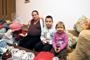 TUŽNO: Trudnica sa dvoje dece iseljena iz stana u Borči