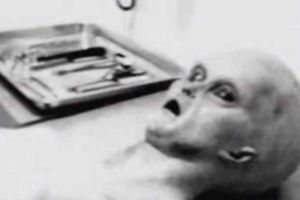 (VIDEO) ISTRAŽIVAČ NLO: Imam autentične fotografije autopisije vanzemaljca iz Rozvela!