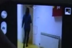 (VIDEO) SKANDAL U BANJALUCI: Perverzni portir tajno snimao koleginice u ženskom toaletu
