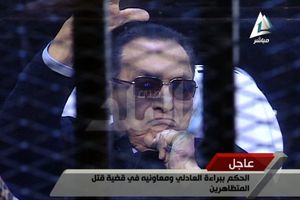 NIJE KRIV: Mubarak oslobođen optužbi, ali ostaje iza rešetaka