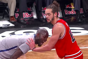 (VIDEO) KANIBAL IZ NBA LIGE: Garnet pokušao da ujede Nou