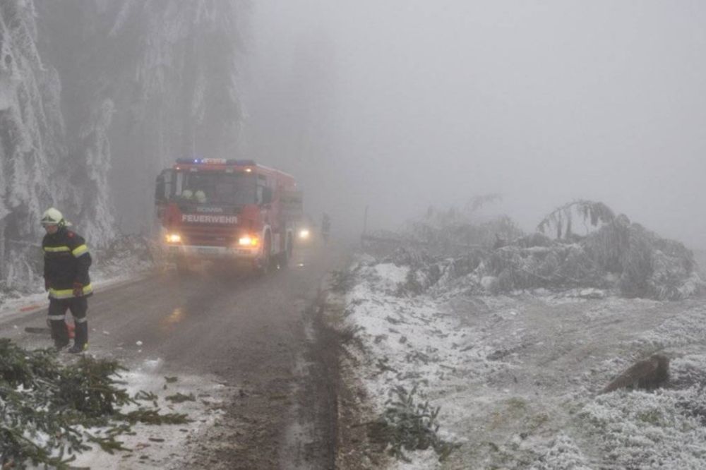 ZIMA SE NE PREDAJE: Snežna oluja zahvatiće sutra skoro celu Austriju!