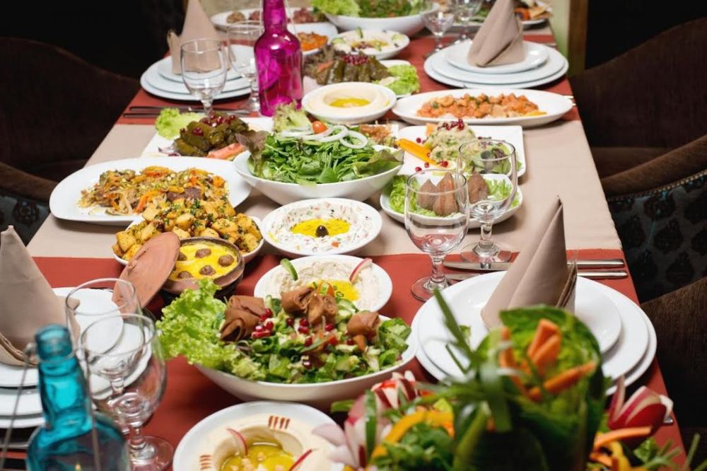 Kako se pravilno priprema i čuva hrana za vreme slavlja
