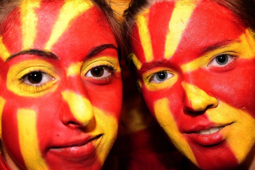 ZBOGOM JUGO: Makedonija novim grbom raskida sa SFRJ