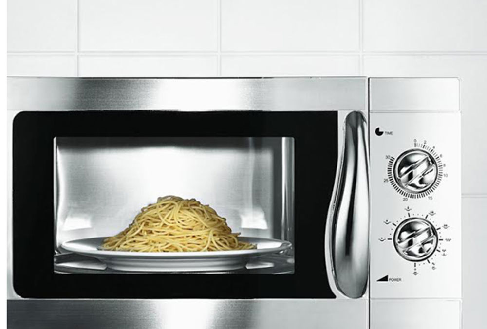 Включи свч. Микроволновка Loretto LM-2310w. Микроволновка с едой. Микроволновая печь с едой. Еда для микроволновки.