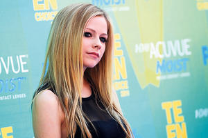 Avril: Ja sam bolesna, molite se za mene!