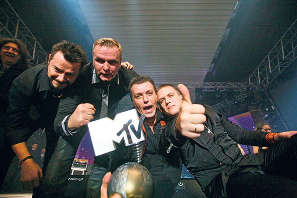 VAN GOG PRODRMAO HALU SPORTOVA: Đule MTV nagradu posvetio svojoj publici!