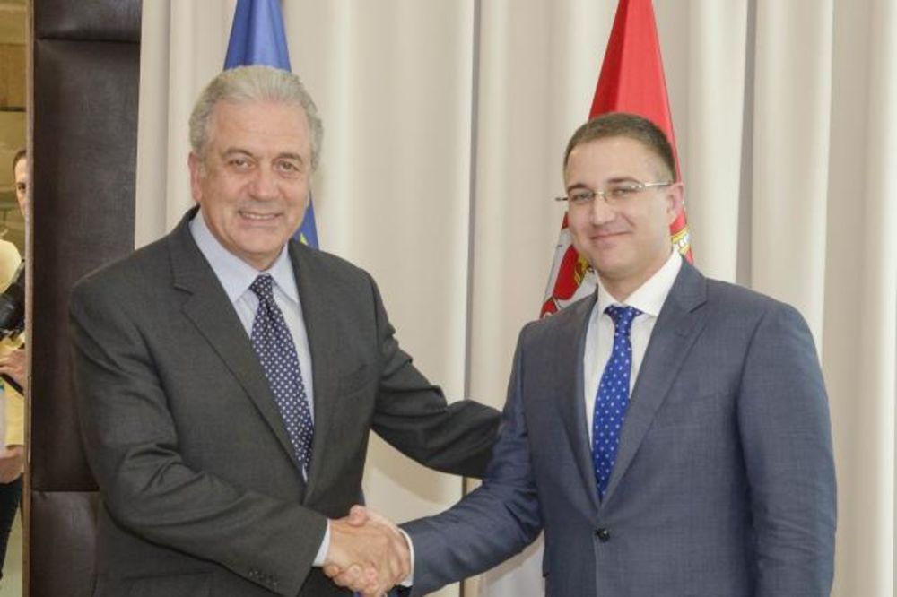 AVRAMOPULOS PORUČIO STEFANOVIĆU: EK će podržati Srbiju na putu evropskih integracija!