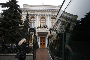 OJAČALA RUBLJA: Banka Rusije podigla referentnu kamatnu stopu na 17 odsto