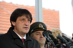SDS: Gašić ne treba sam da podnese ostavku, nego da bude smenjen i izbačen iz Vlade