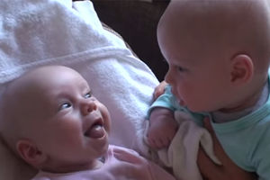 (VIDEO) DOKTORI U ŠOKU: Majka rodila blizance u razmaku od dva meseca