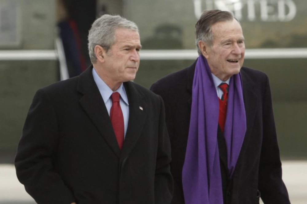 (VIDEO) BIVŠI PREDSEDNIK SAD PRESTAO DA DIŠE: Džordž Buš u bolnici