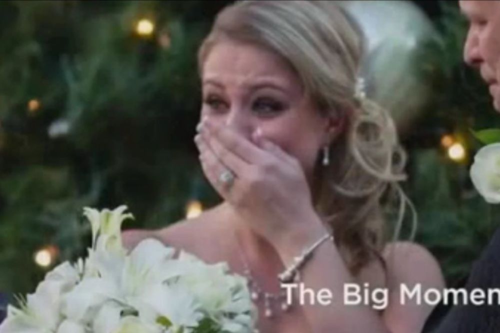 (VIDEO) URNEBESNO: Ona nije ni znala da je došla na vlastito venčanje