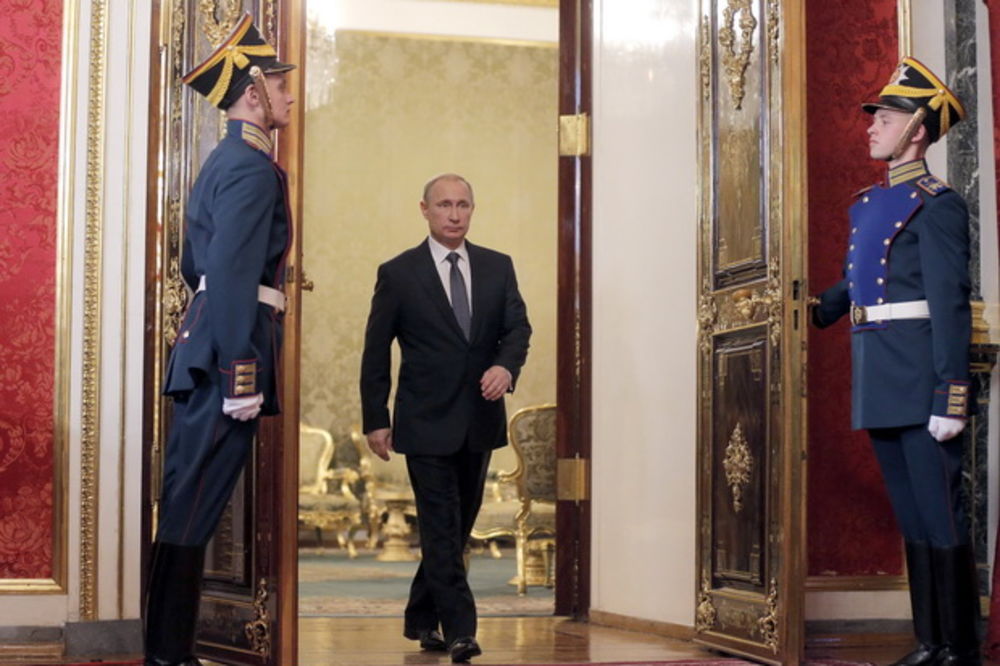 PORTPAROL KREMLJA OTKRIO: Da li je Putin samostalno doneo odluku o povlačenju vojske iz Sirije