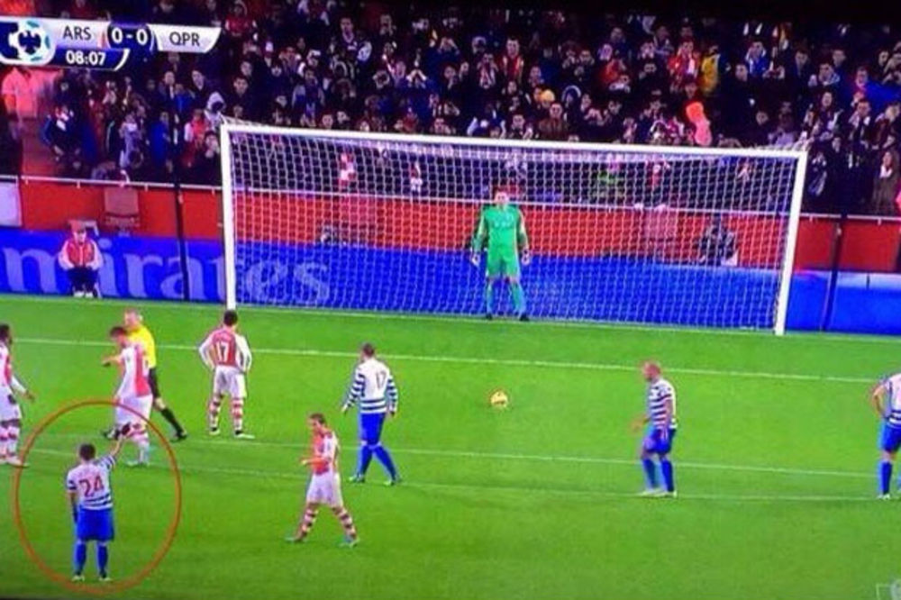 (VIDEO) IZDAO GA ZEMLJAK: Pogledajte zbog čega je igrač Arsenala promašio penal