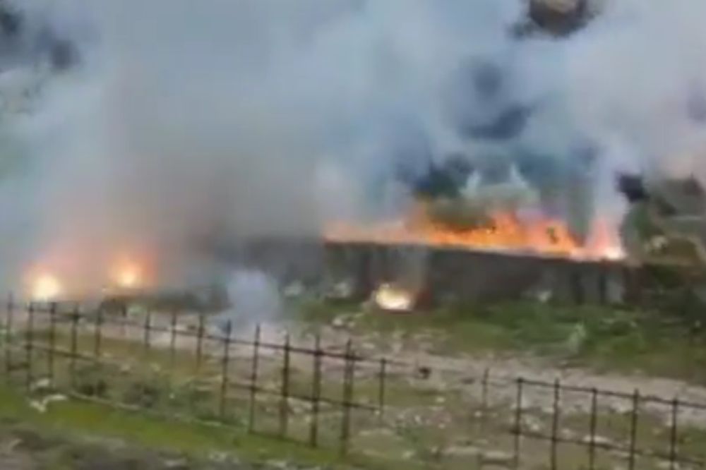 (VIDEO) GORELA HERCEGOVINA: Zapalili odjednom 15.000 petardi!
